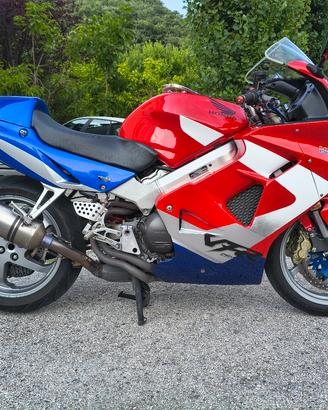 VFR 800fi