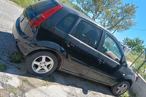 Auto Ford Fiesta 