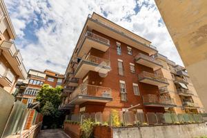 3 LOCALI A ROMA