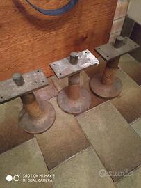 piedi in ottone pieno