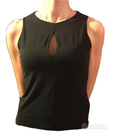 Maglietta nera con apertura davanti