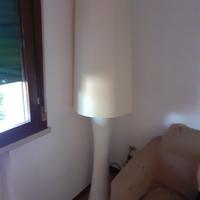 Lampada con luce soffusa