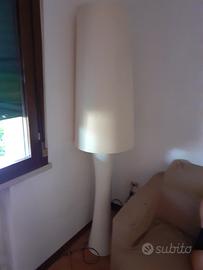 Lampada con luce soffusa