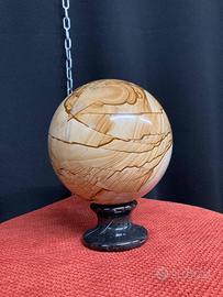 Sfera in Pietra Paesina con base in marmo