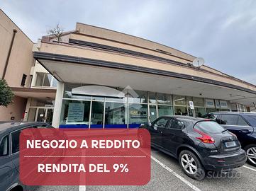 NEGOZIO A PAESE