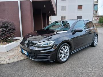 Volkswagen Golf 1.6 TDI 110 CV DSG 5p. Executive c
