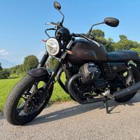 Moto Guzzi V7 III stone night pack 08/2019