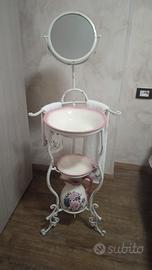 Toeletta da camera in ferro battuto con catino