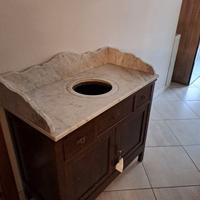 Mobile Bagno Vintage con marmo di carrara