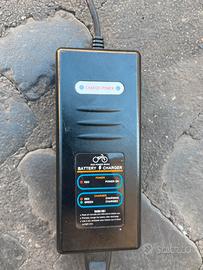 Carica batteria bicicletta elettrica