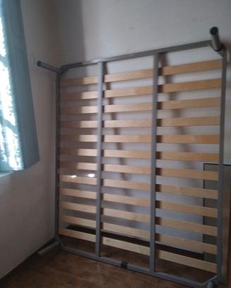 Rete matrimoniale con doghe in legno