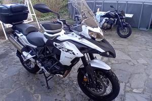 Moto Benelli Modello TRK 502