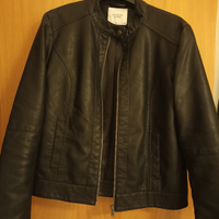 Giubbino nero simil pelle