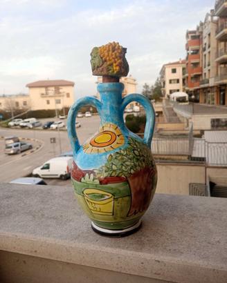 Anfora di terracotta dipinta a mano