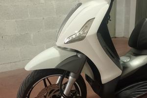 Beverly 350