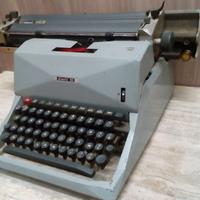 macchina da scrivere olivetti 82