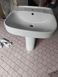 lavandino con colonna