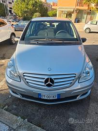 MERCEDES Classe B ADATTA NEOPATENTATI