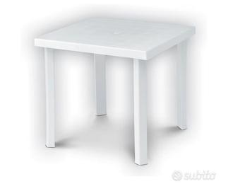 tavoli da 4 posti in plastica 