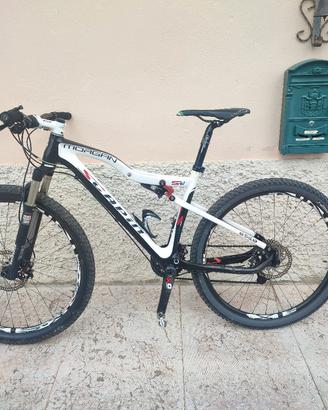 Mtb, biammortizza scapin 