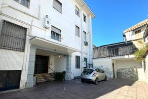 MONOLOCALE A POZZUOLI