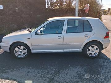  volwsaghen golf  IV come nuova 110000 km!