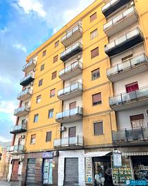 Appartamento Piano 4° Ampio 3 vani via Oreto