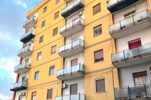 Appartamento Piano 4° Ampio 3 vani via Oreto