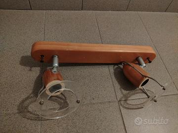 Faretto, due lampadine