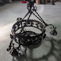 Candelabro in ferro battuto