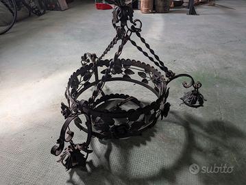 Candelabro in ferro battuto