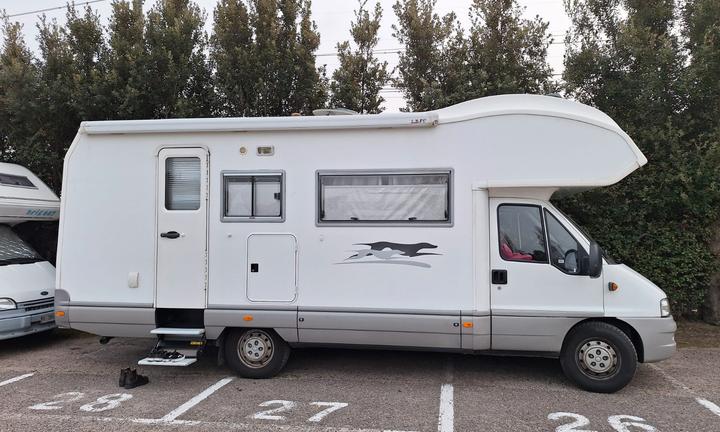 Laika mansardato doppio clima +generatore