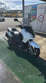 Yamaha xmax 250