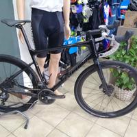 giant, revolt, gravel 