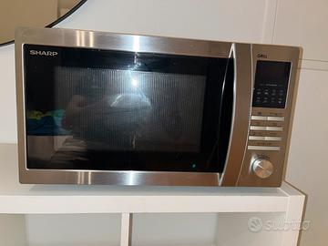 Microonde Sharp 42L con grill e forno ventilato