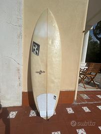 Tavola da surf 5’5’’ (26.45L) + pinne futures