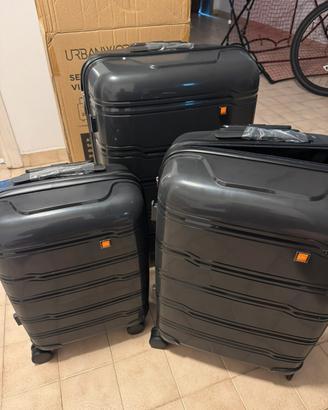 Set 3 valigie  in policarbonato – nuove, mai usate