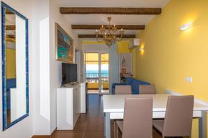 Vista mare, 2 camere,30mt dal mare, nuovo, piscina