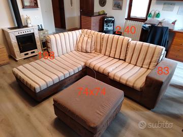 Divano a penisola e puof contenitore.