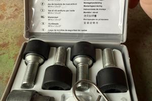 Set di viti antifurto per ruote
