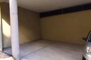 POSTO AUTO + MOTO COPERTO - Via Campanelle 146 TS