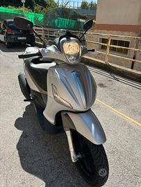 Beverly 300