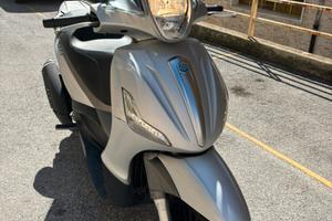 Beverly 300