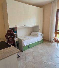 Cameretta con letto a scomparsa 