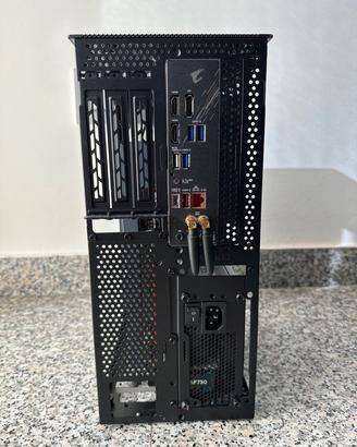 PC Gaming 1tb pcie, 32gb ram, 3060ti case compatto