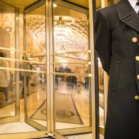 Portierato per accoglienza e sicurezza negozio