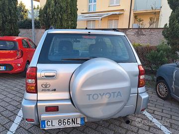 rav 4 anno 2004