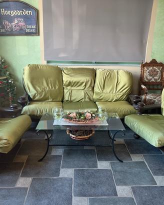 Divano con poltrene in legno