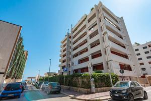 Quadrivani due ingressi box auto