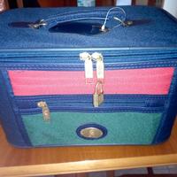 Beauty case nuovo con cinta anche a tracolla lucch